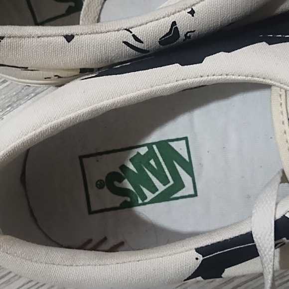 Vans White Sneakers with Black Map Design - Picture 2 of 5